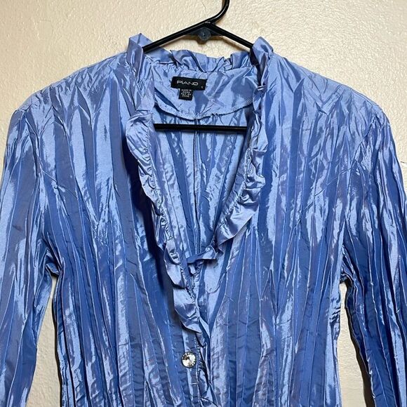 Periwinkle Blouse Glass look faceted buttons, crinkle, taffeta look Small - Picture 3 of 13